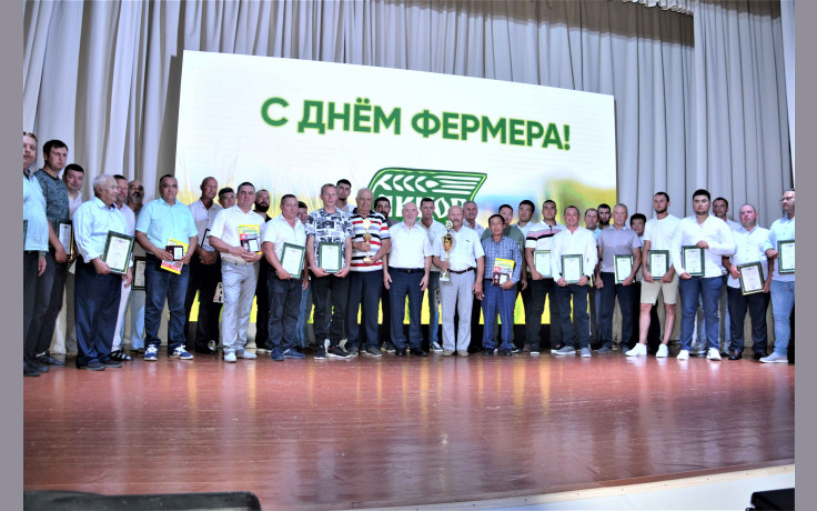 Делегация фермеров членов АККОР Бузулукского района приняла участие в празднике Областной день фермера