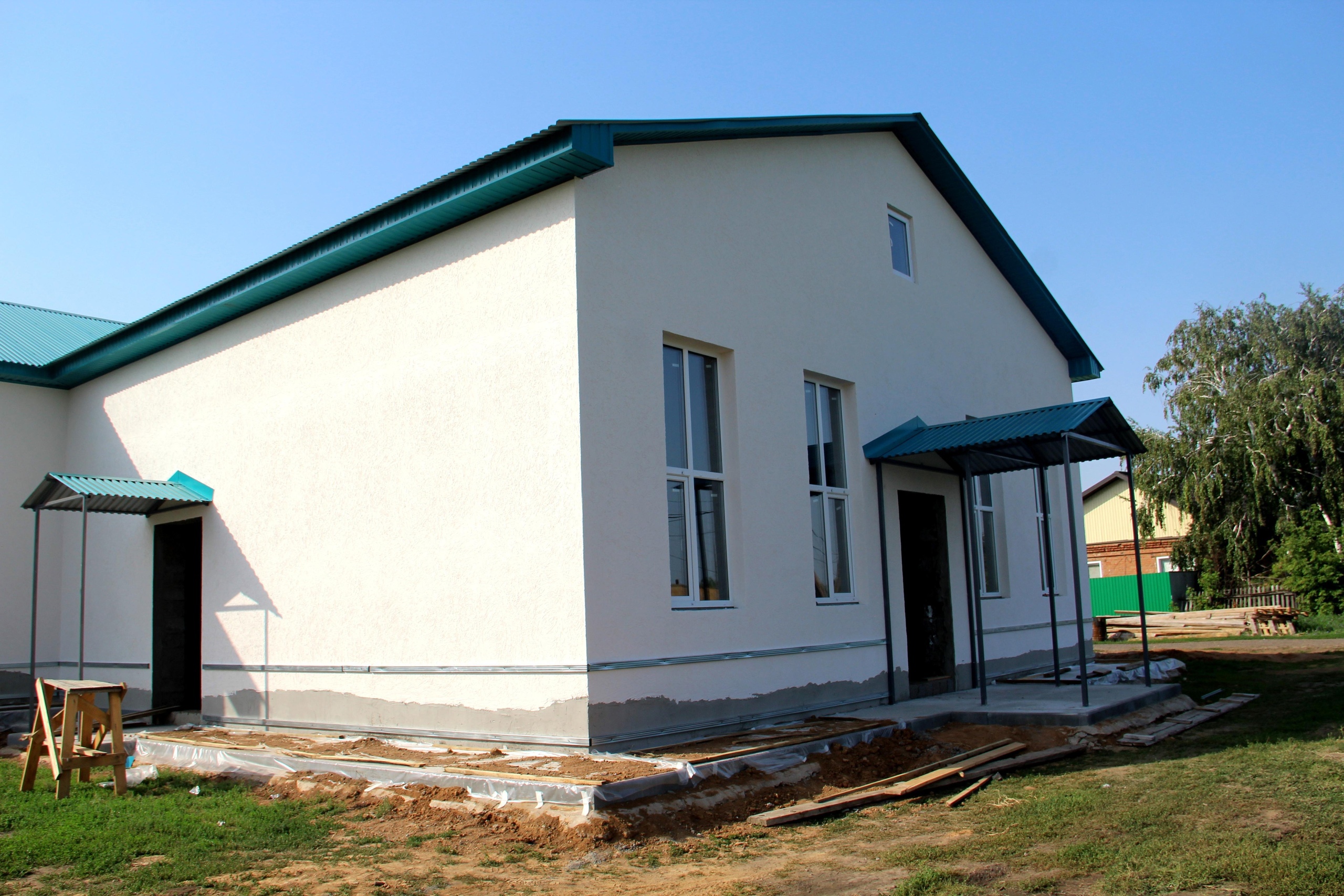 В Тупиковке после пожара восстанавливают сельский дом культуры